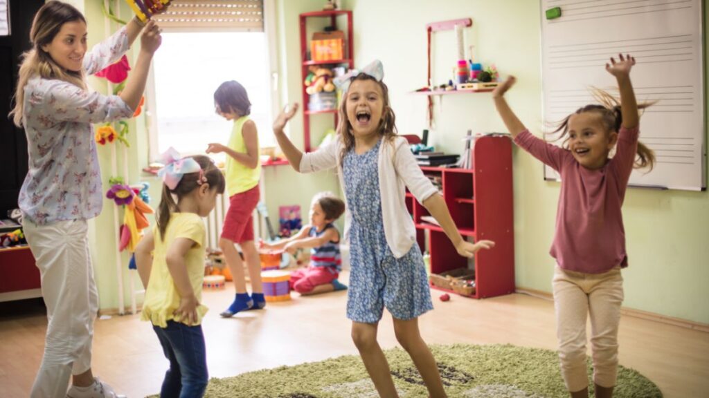 Música e Dança com Louvores